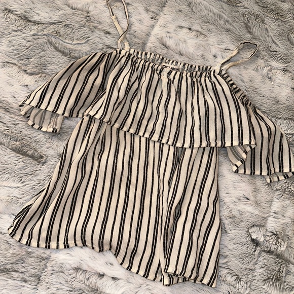 Billabong Off the Shoulder Striped Linen Flowy Babydoll Top - Picture 2 of 5